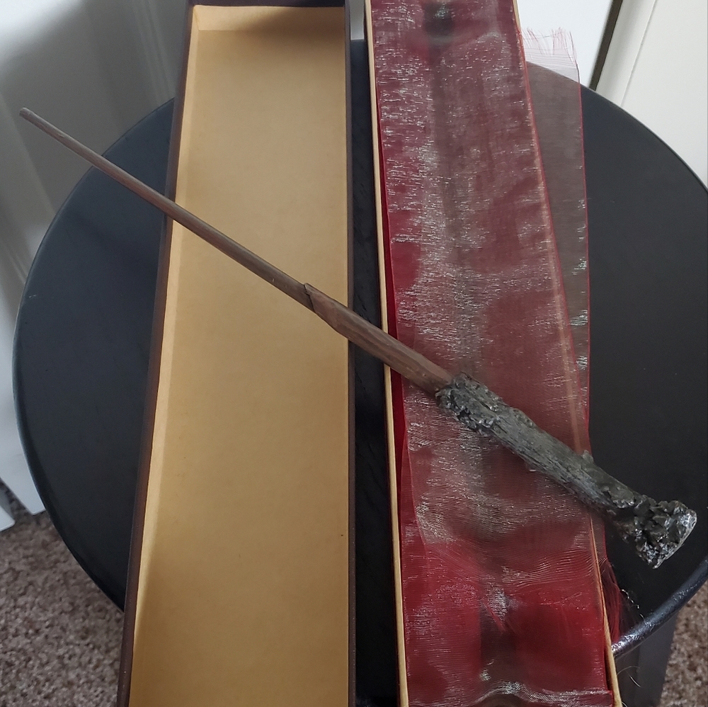 Harry Potter's Wand with Ollivander Box